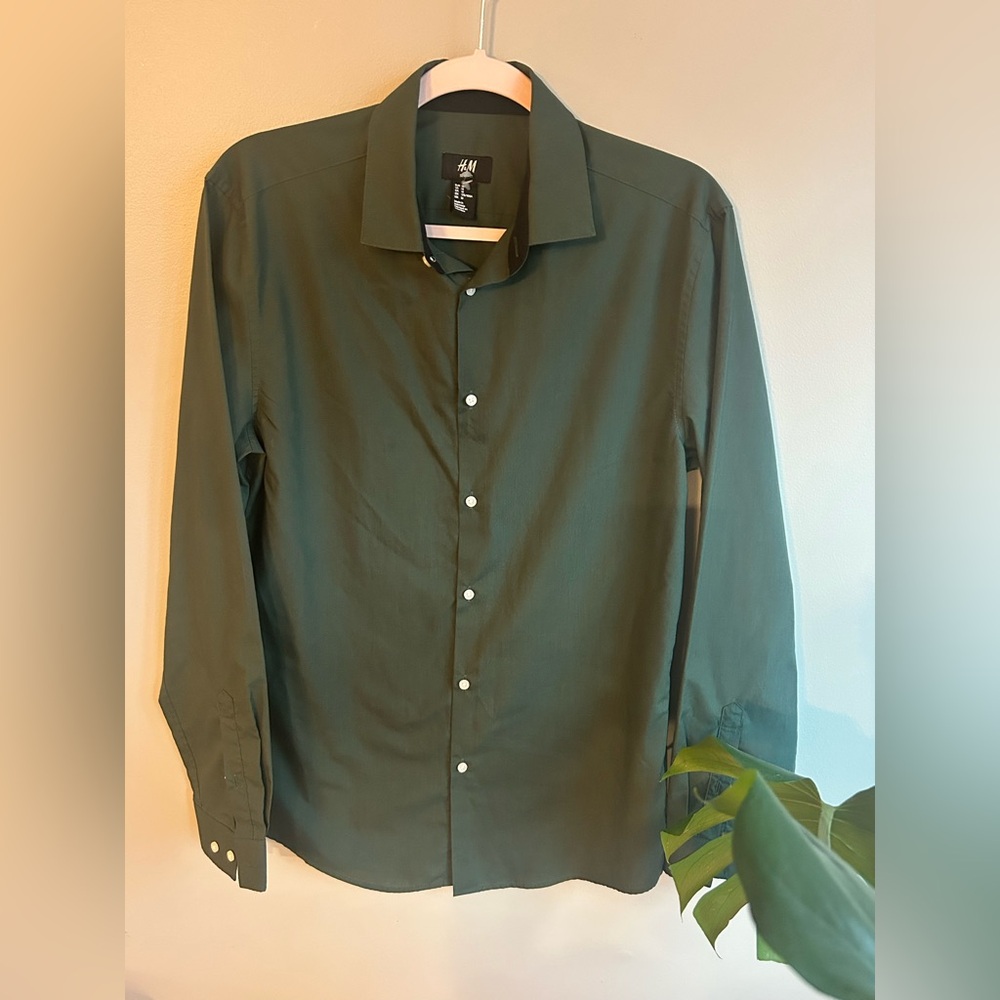 H&M Men's Button down Green Shirt size medium - Picture 2 of 5